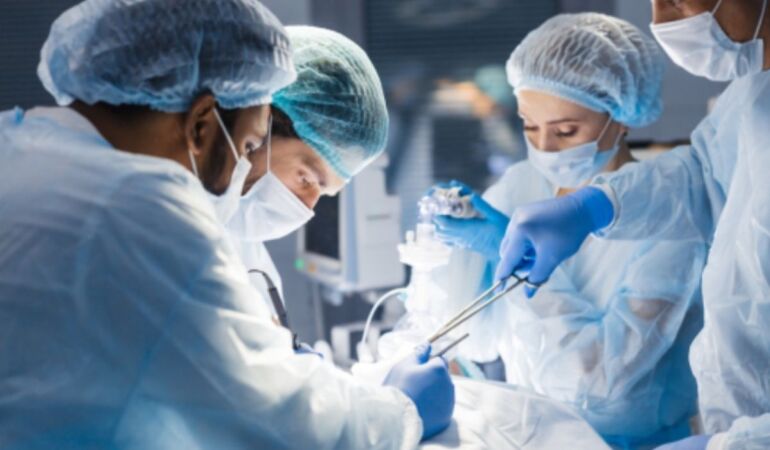 Hastaneye idrar şikâyetiyle başvurdu, testisinde büyük tümör bulundu!