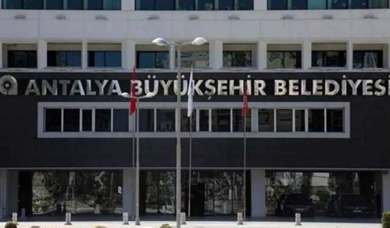 Antalya Büyükşehir Belediyesi’ne operasyon: 3 gözaltı