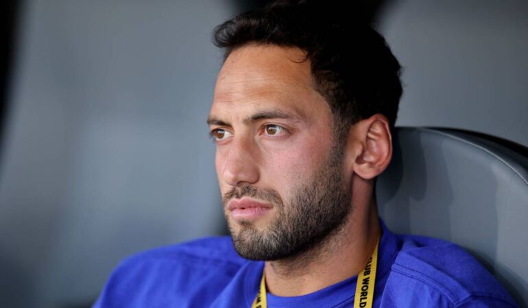 Galatasaray’dan Hakan Çalhanoğlu harekatı: Milli oyuncunun paylaşımı taraftarı heyecanlandırdı!