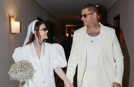 İrem Helvacıoğlu karnı burnunda bikinili fotoğrafıyla dikkat çekti!