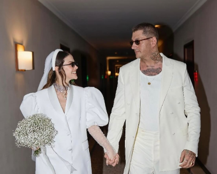 İrem Helvacıoğlu karnı burnunda bikinili fotoğrafıyla dikkat çekti!