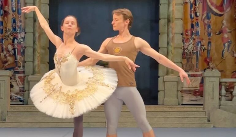 Dünya yıldızlar Daniil Simkin ve Iana Salenko Efes’te ‘Kuğu Gölü’ ile sahne alıyor!
