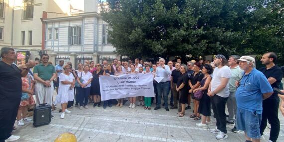 Kadıköy’de 17 Ağustos anması: “Deprem değil, ihmal öldürüyor!”