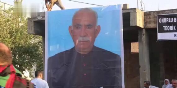 Öcalan posterleri açıldı, ‘PKK bitmedi’ sloganları atıldı!