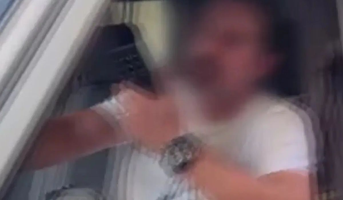 Asker olduğunu iddia edip minibüsüyle yolu kapattı2