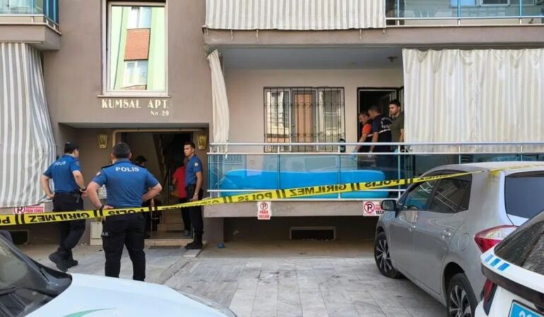 Denizli’de bir çevik kuvvet polisi uykularında ailesini katledip intihar etti!
