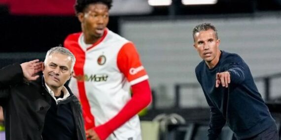 Robin van Persie Jose Mourinho’ya yanıt verdi: ‘Ben Kadıköy’de çok maça çıktım’