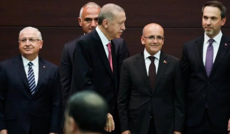 Fatih Altaylı’dan seçim iddiası 'AKP, 2026 sonunda Şimşek’i görevden alacak'