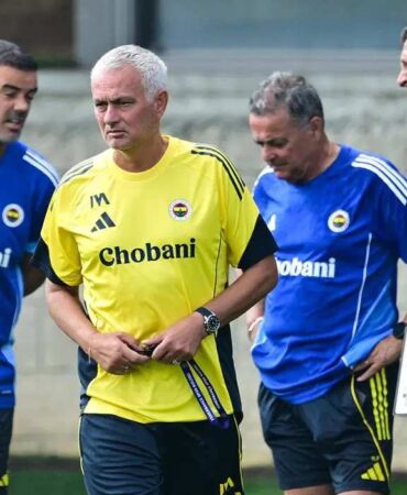 Fenerbahçe'nin UEFA Şampiyonlar Ligi 3. Ön Eleme Turu maçı kamp kadrosu belli oldu