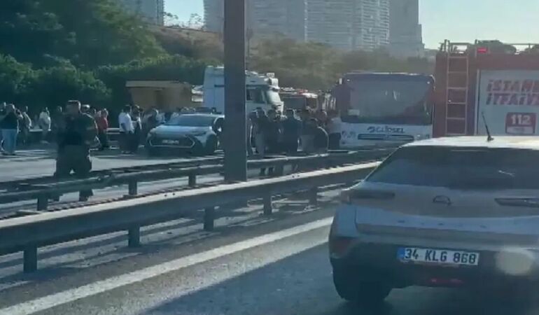 İstanbul'da feci kaza Ölü ve yaralılar var
