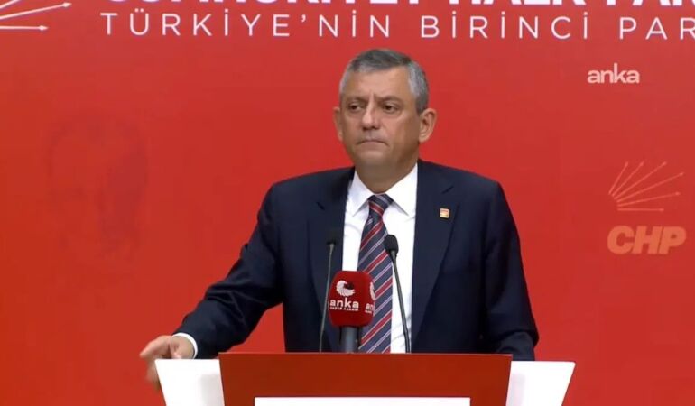 ÖZGÜR ÖZEL