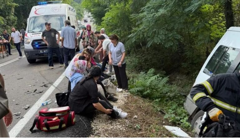 Ordu'da servis minibüsü kazası