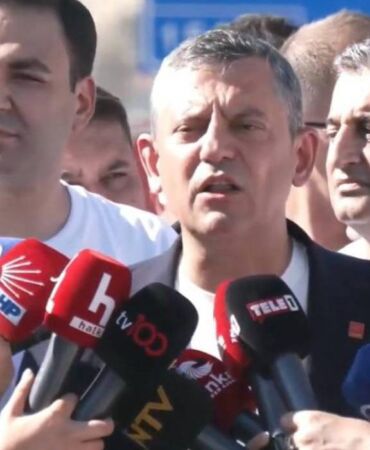 Özel’den Emniyet’in paylaşımına tepki 'O fotoğraf olmasa bayrak da makam da olmazdı'