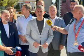 Özgür Özel'den İzmir'de tutuklu başkanlara ziyaret