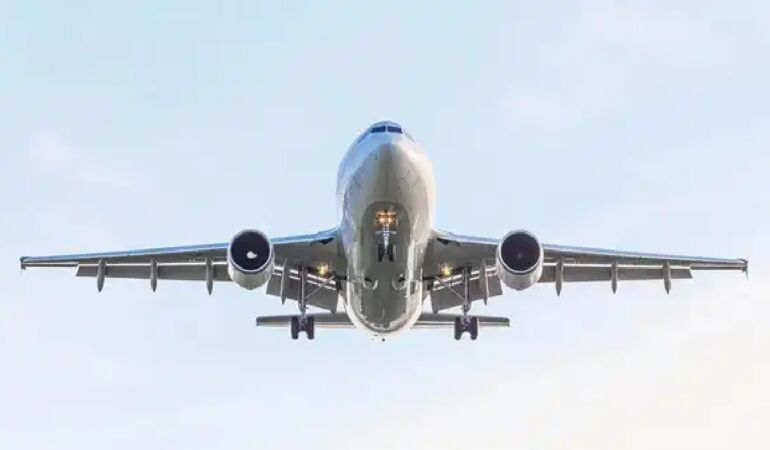 Paris uçağı arızalanarak İstanbul'a acil iniş yaptı