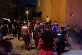 Satırla kadının boğazını keserek katletti!