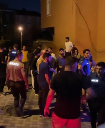 Satırla kadının boğazını keserek katletti!