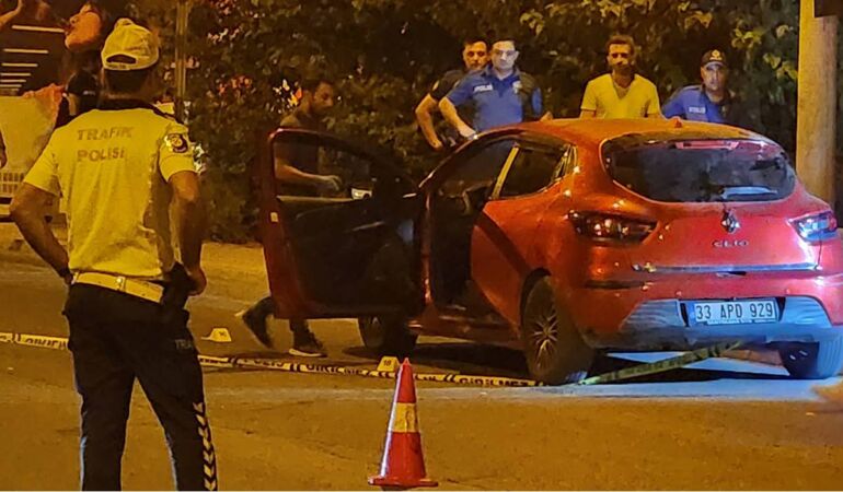 Diyarbakır’da sokak ortasında çatışma: Ölü ve yaralılar var