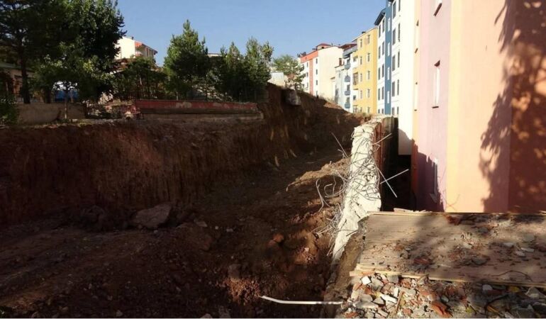 Erzurum’da korkutan heyelan: 70 ev boşaltıldı!