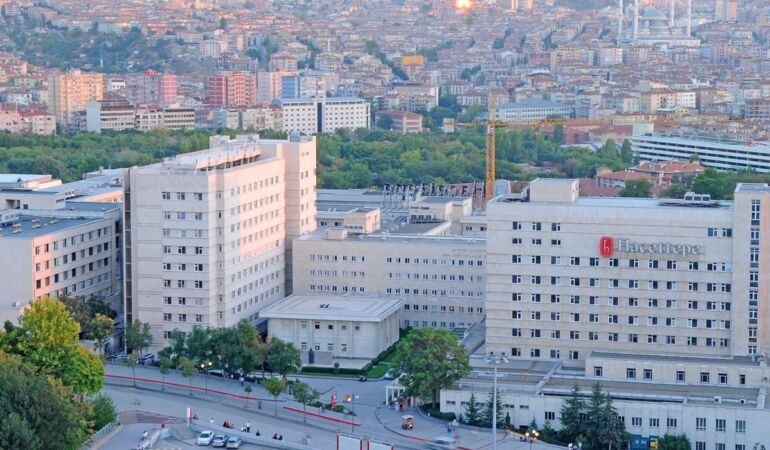İmamoğlu eylemlerine katılan Hacettepe Üniversitesi öğrencileri yurttan atıldı!