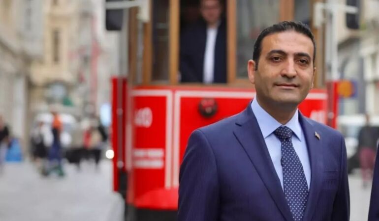 Beyoğlu’ndaki miting öncesi… İnan Güney ve ailesinin fotoğrafı kaldırıldı!