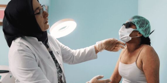 İnternetten sipariş ettiği krem yüzünden hastanelik oldu!