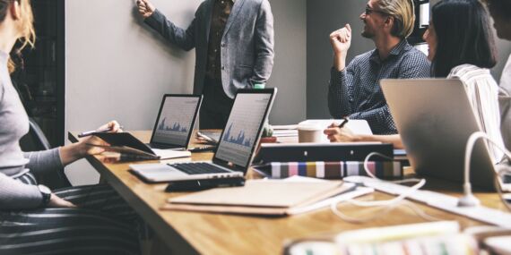 WhatsApp grubunda kadın çalışanları puanlayan yöneticiler kovuldu