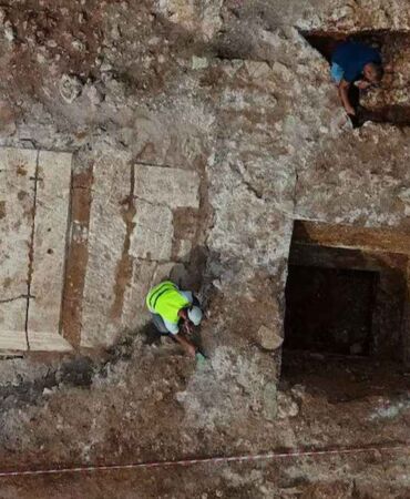 1700 yıllık sır çözüldü Arnavutluk’ta Roma dönemine ait görkemli mezar odası bulundu