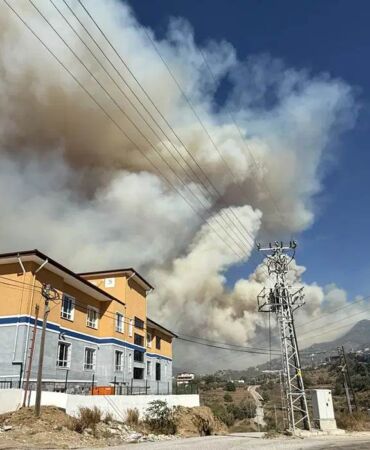 Alanya'daki orman yangınında 2'nci gün Alevler 3 mahalleye daha sıçradı!