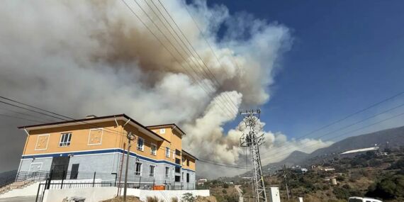 Alanya’daki orman yangınında 2’nci gün: Alevler 3 mahalleye daha sıçradı!