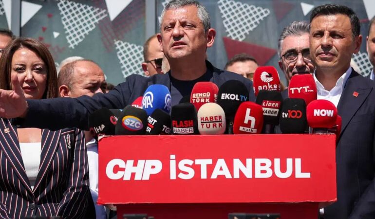 CHP Genel Başkanı Özel 'Seçilmemiş kişiyi il başkanı olarak kabul etmeyiz'