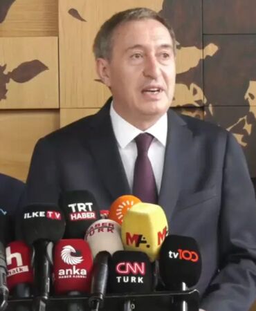 DEM Parti’den CHP’ye ziyaret “Kayyum hukuksuzluğuna karşı dayanışma içindeyiz”