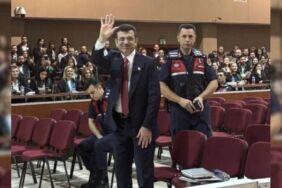 Ekrem İmamoğlu’nun diploma davası başladı Mahkeme salonunda 'Cumhurbaşkanı İmamoğlu' sloganları