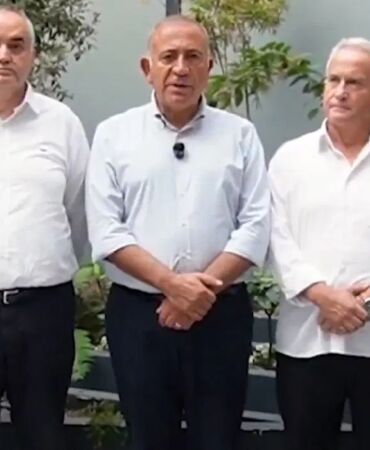 Gürsel Tekin’in ekibinde çatlak Görevden ayrıldı!