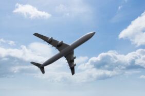 Kabil’den Delhi’ye tehlikeli yolculuk 13 yaşındaki çocuk iniş takımı yuvasında yakalandı