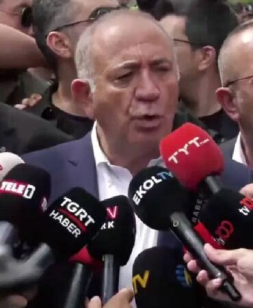 Kafasına su şişesi atıldı! Kayyum Gürsel Tekin’den ilk açıklama 'Biz kayyum değiliz, çağrı heyetiyiz'