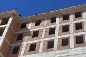 Maaş alamayan işçiler Gaziantep’te toplu intihar girişiminde bulundu!