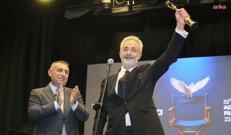 Mehmet Aslantuğ doğum gününde ödül aldı 'Keşke Zeydan Başkan verseydi'