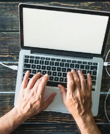 Öğrenciler yeni döneme borçla giriyor Gençlere bilgisayar almak hayal oldu!