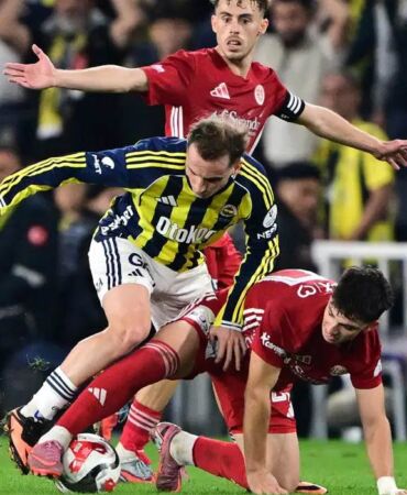 Spor yazarlarından Fenerbahçe yorumu 'Şampiyonluk yarışının içinde kalması çok zor'