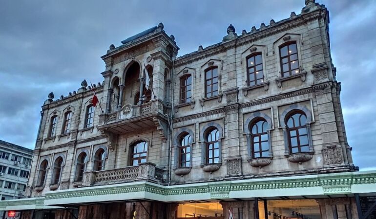 Başkanlık makamı olarak kullanılan 112 yıllık tarihi bina onarıma alındı