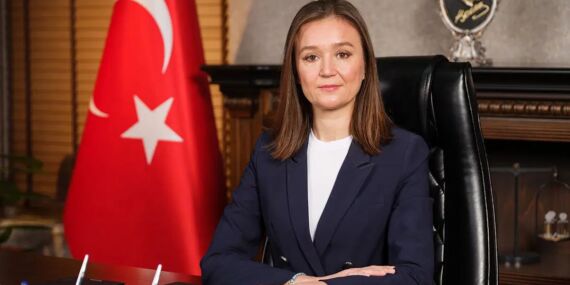 Şehzadeler Belediye Başkanı Gülşah Durbay çoklu organ yetmezliği tanısıyla yoğun bakımda tedavi görüyor