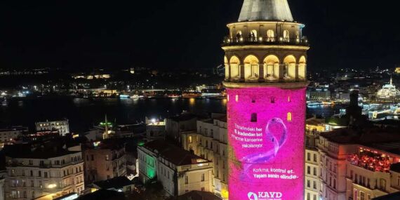 ‘Meme Kanseri Farkındalık Ayı’: Galata Kulesi pembe renkle ışıklandırıldı