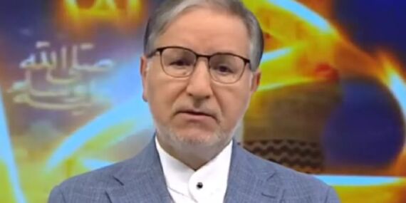 Mustafa Karataş’a ‘soyunma odası’ sorusu: ‘Erkekler arasında da mahremiyet sınırı var mı?’