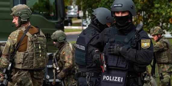 Almanya’da felaketin eşiğinden dönüldü: Polis, askeri ‘suçlu’ sanıp vurdu!