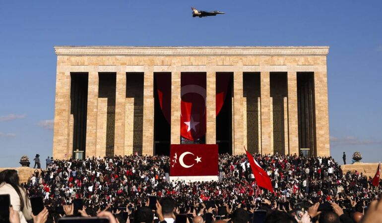 Milli Savunma Bakanlığı duyurdu: Yurttaşlar 29 Ekim’de Anıtkabir’e akın etti!