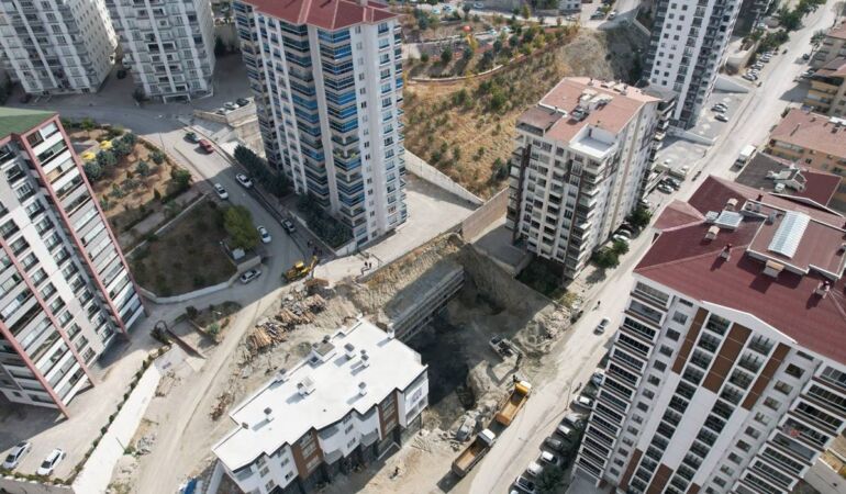 Ankara’da korkutan toprak kayması: 300 kişi tahliye edildi!