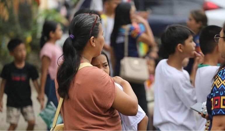 Filipinler’de 7.4 büyüklüğünde deprem!