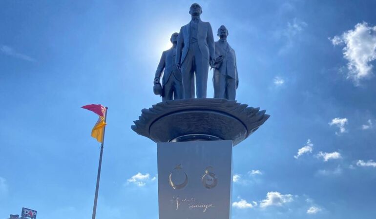 Galatasaray’dan Atatürk, Tevfik Fikret ve Ali Sami Yen için anıt heykel!