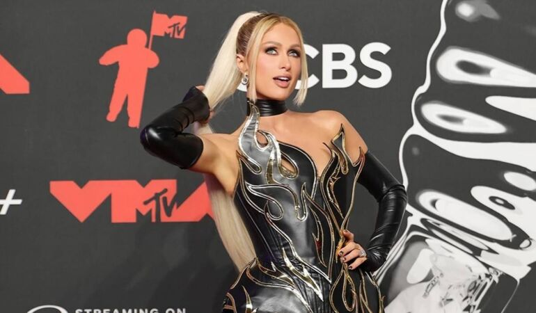Paris Hilton Türk şarkıcıyı takip etti: ‘Herhalde şekerim’